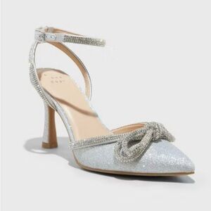 Women's Carmin Bow Pumps with Memory Foam Insole - A New Day size 6